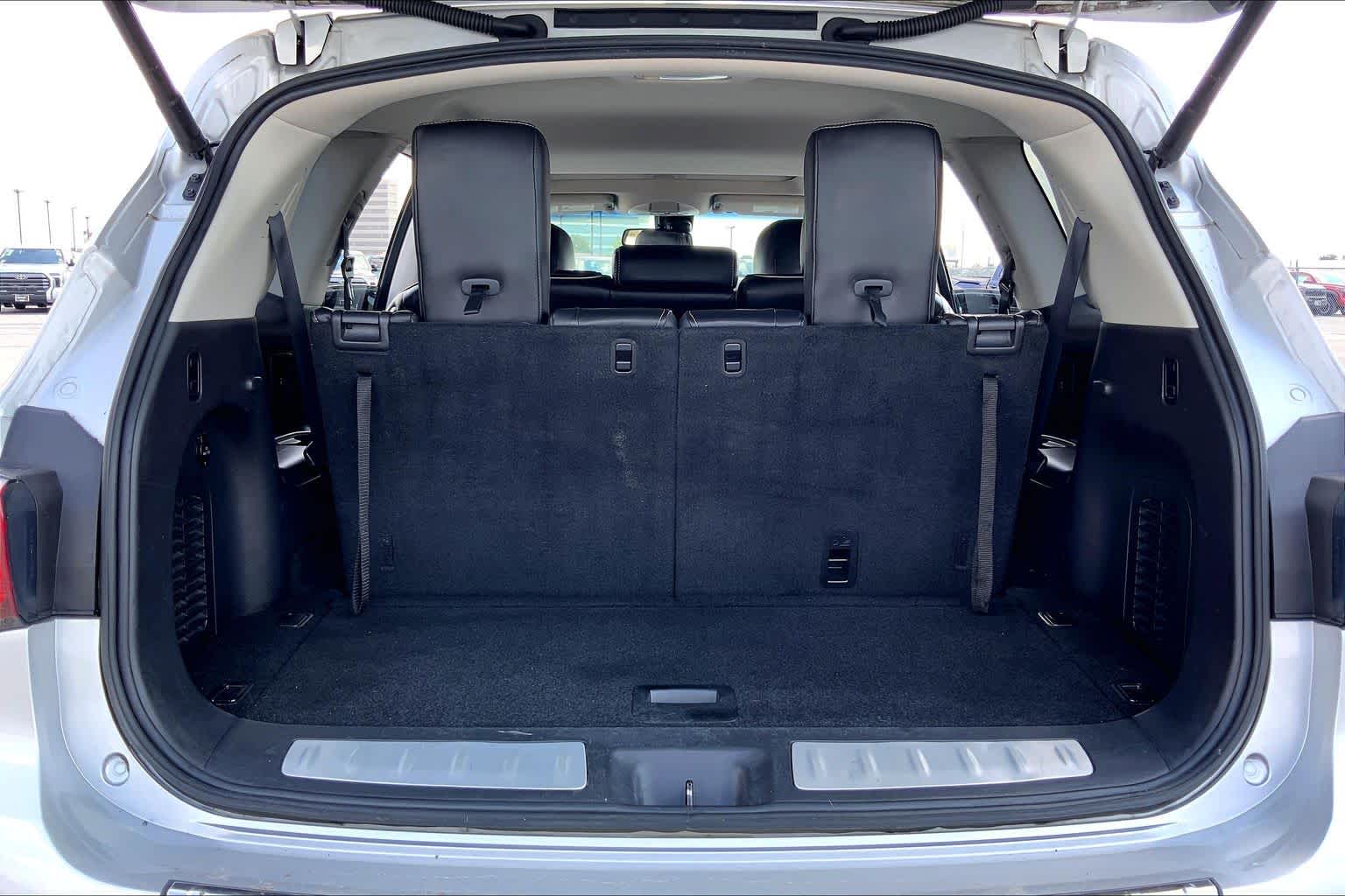 2016 INFINITI QX60 photo 34 of 36