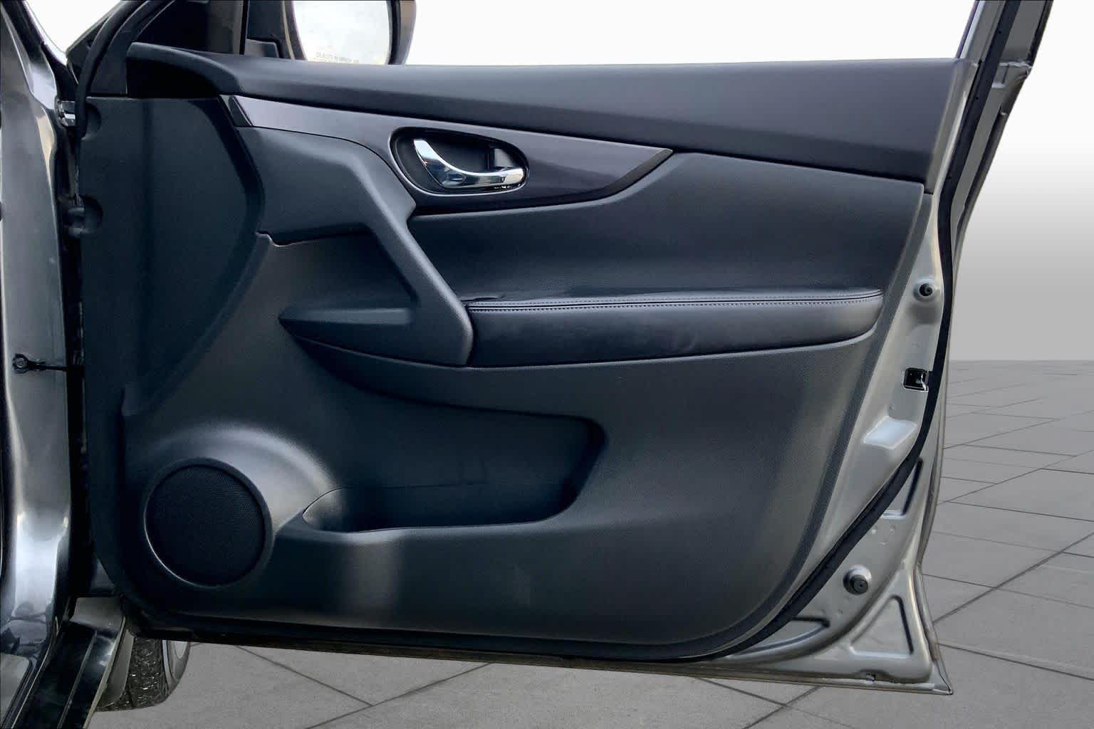2018 Nissan Rogue SV Gun Metallic at Sterling McCall Nissan