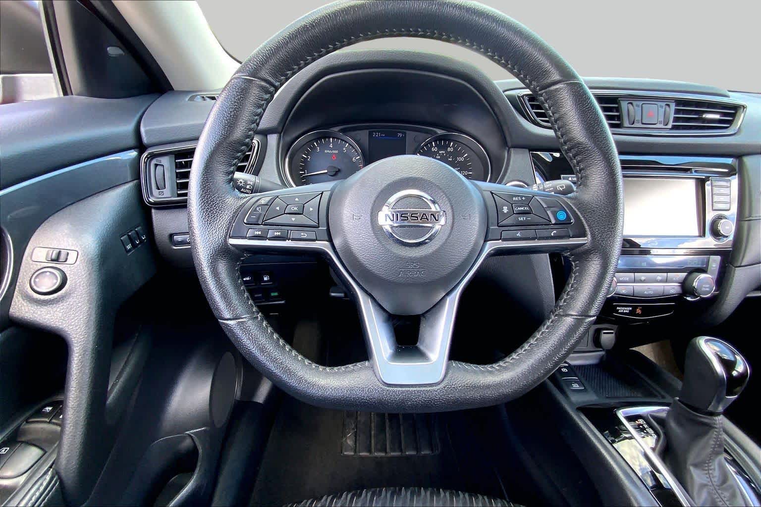 2020 Nissan Rogue photo 6 of 36