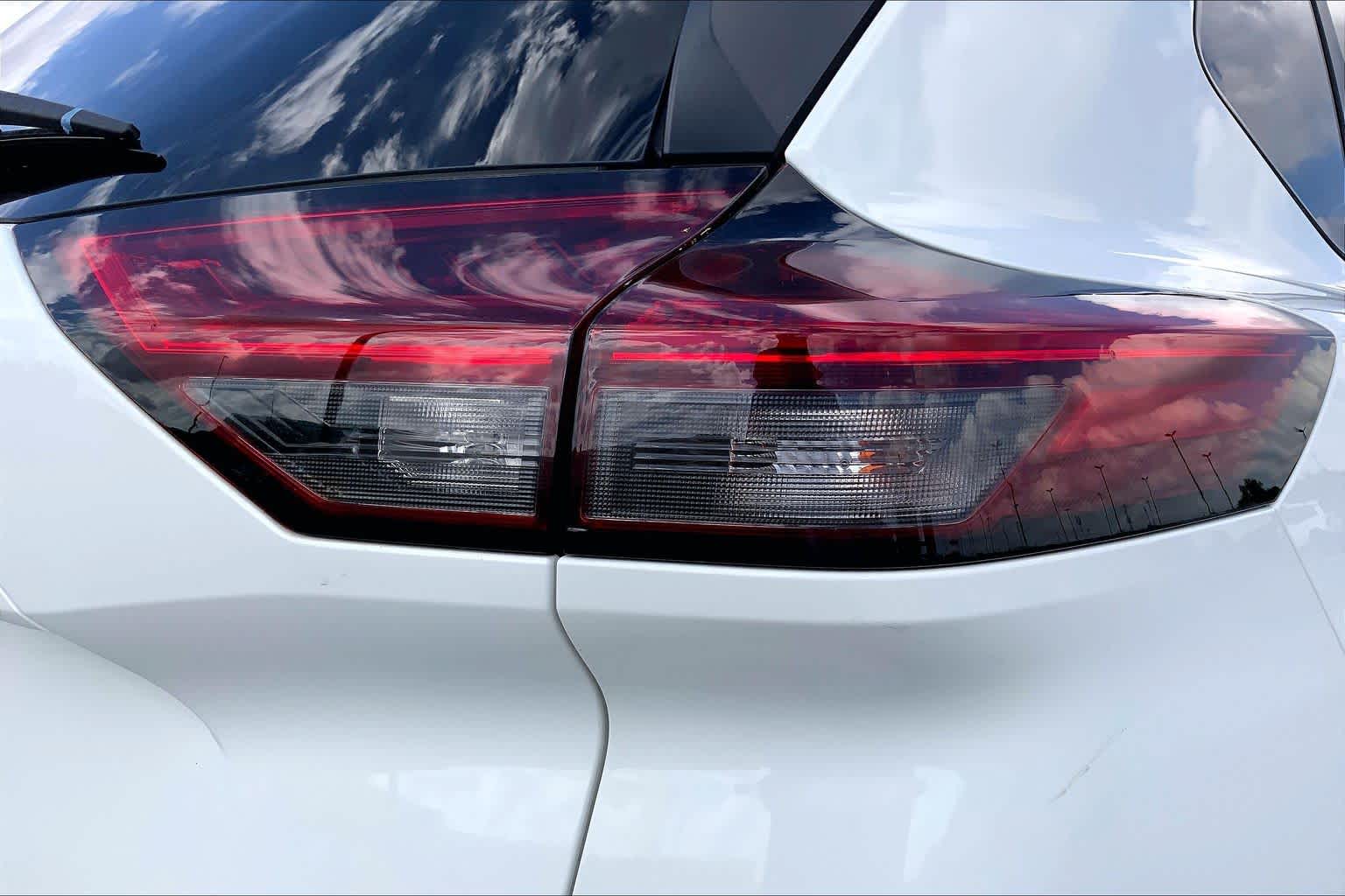2023 Nissan Rogue photo 10 of 36