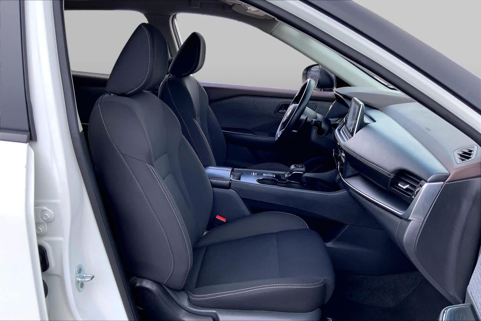 2023 Nissan Rogue photo 9 of 36