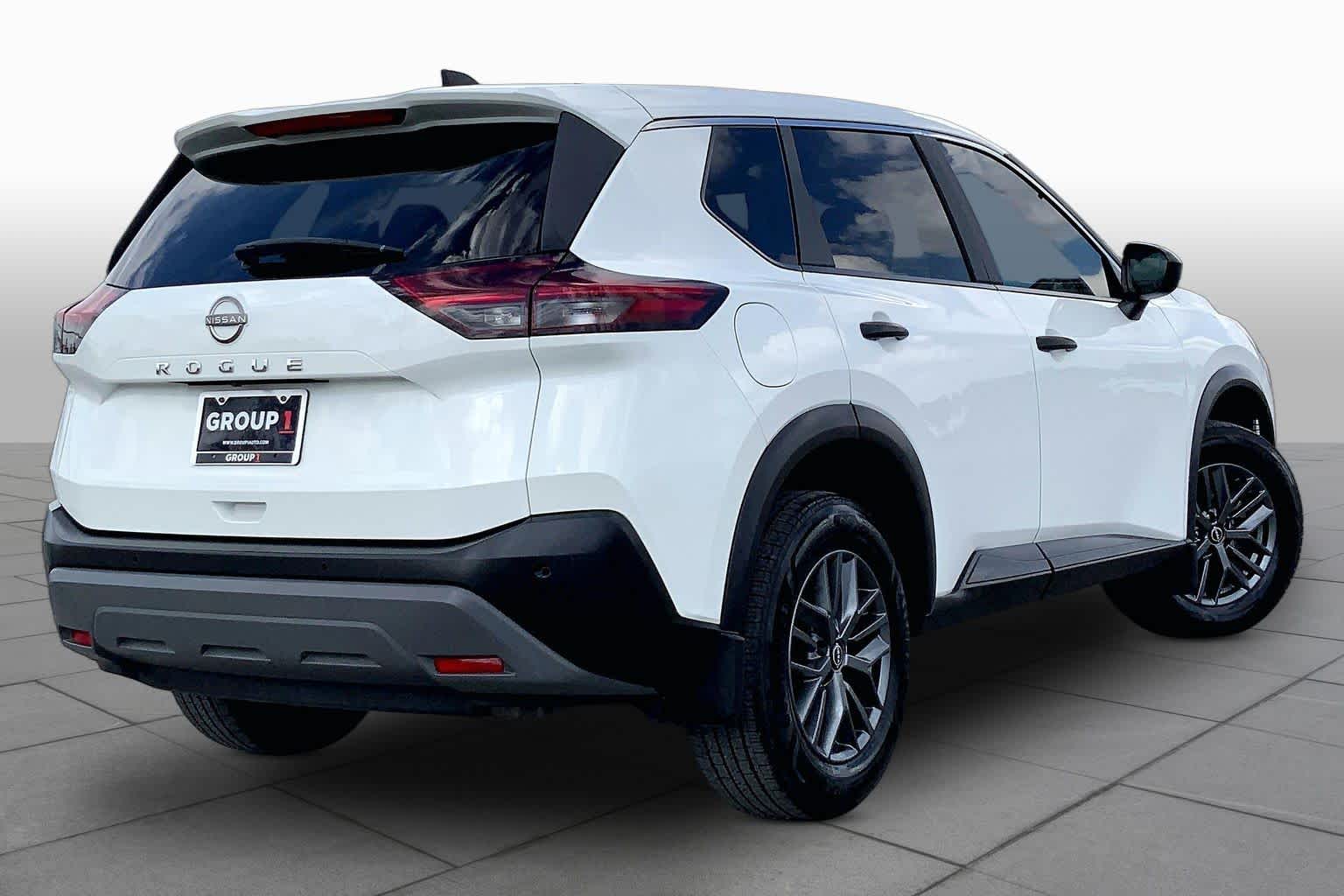 2023 Nissan Rogue photo 13 of 36