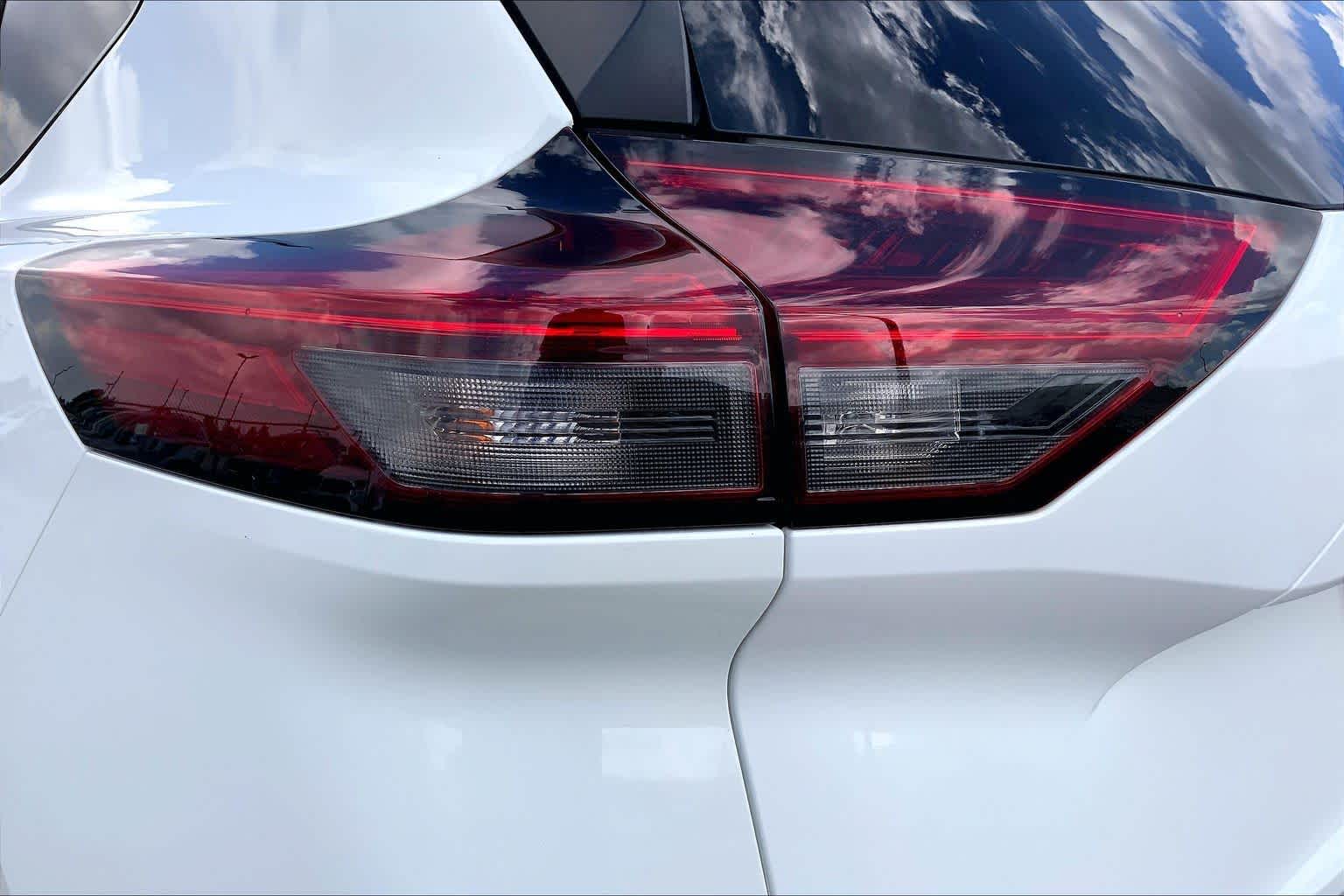 2023 Nissan Rogue photo 28 of 36