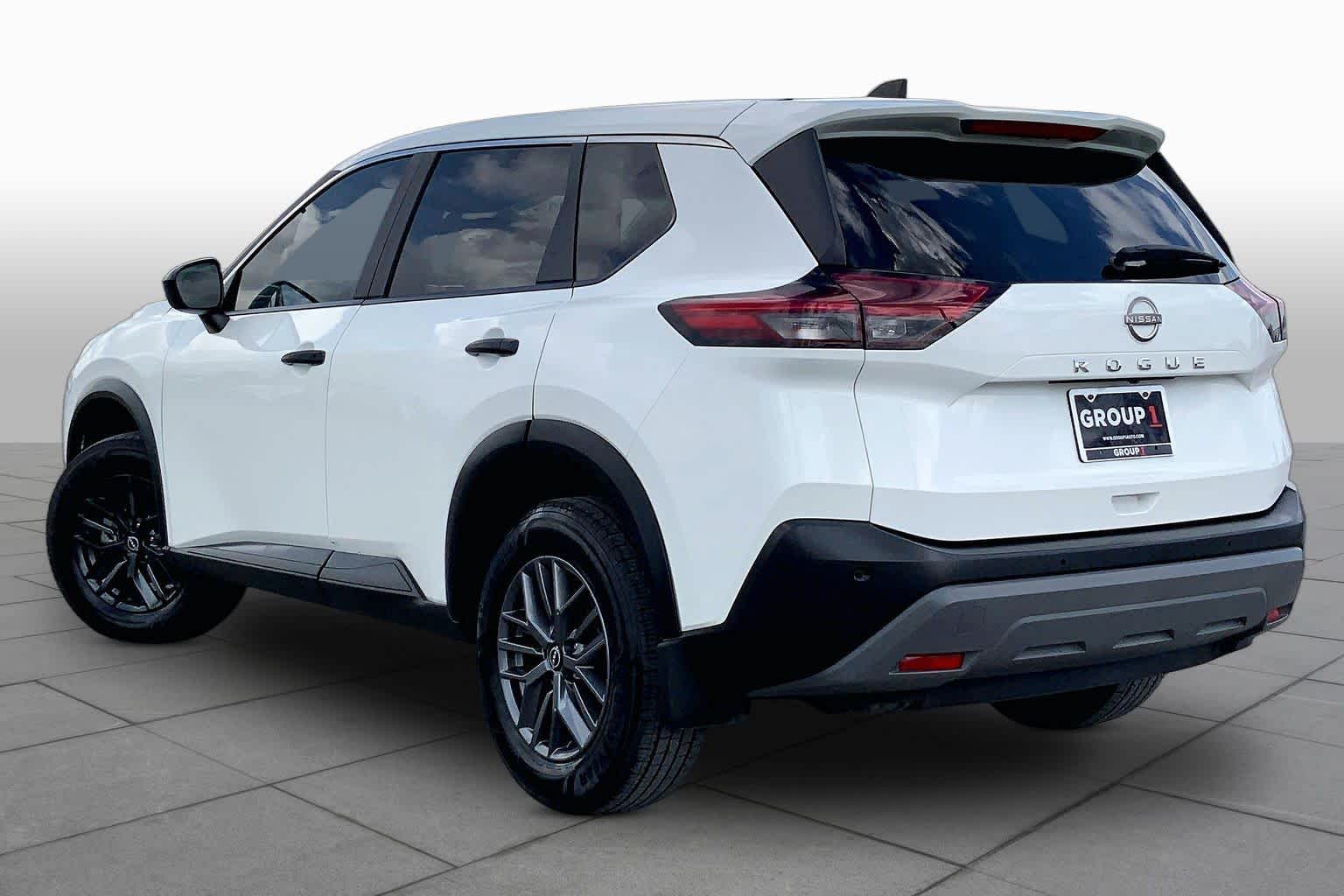 2023 Nissan Rogue photo 12 of 36