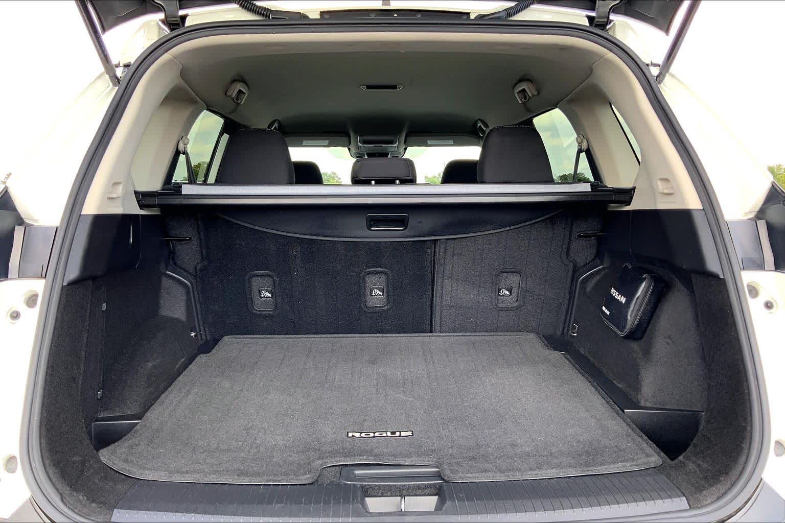 2023 Nissan Rogue photo 34 of 36