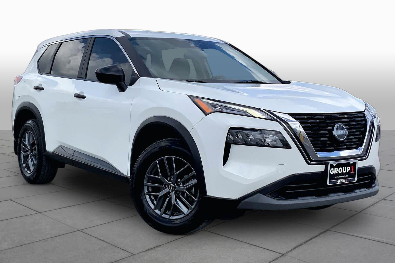 2023 Nissan Rogue photo 3 of 36