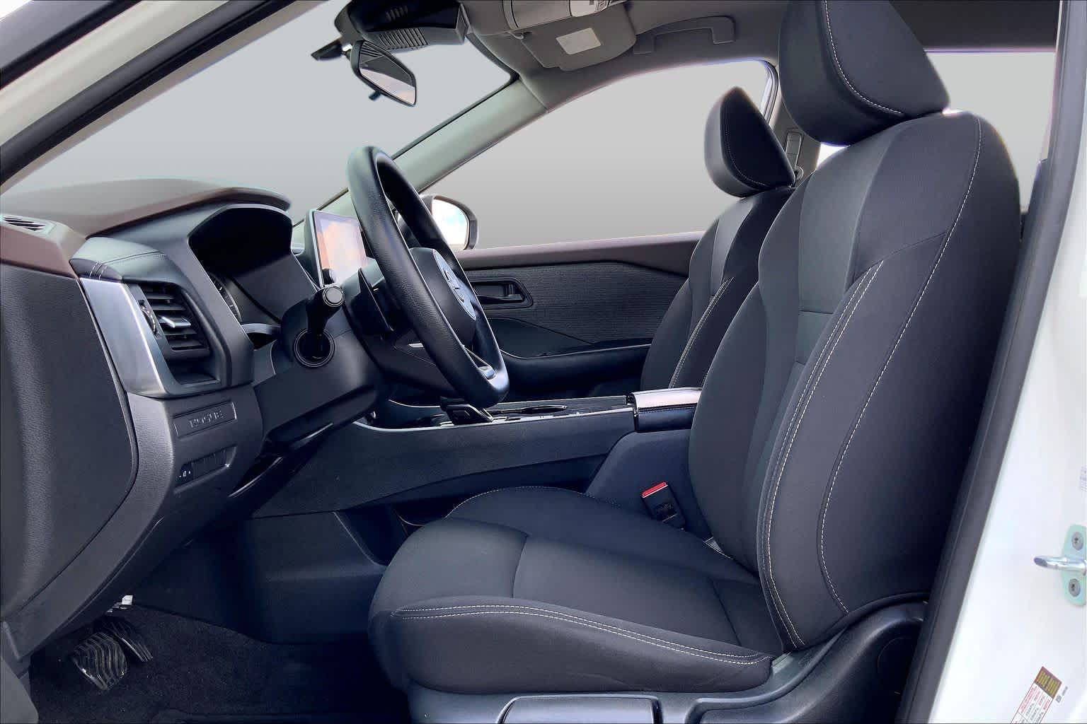2023 Nissan Rogue photo 8 of 36