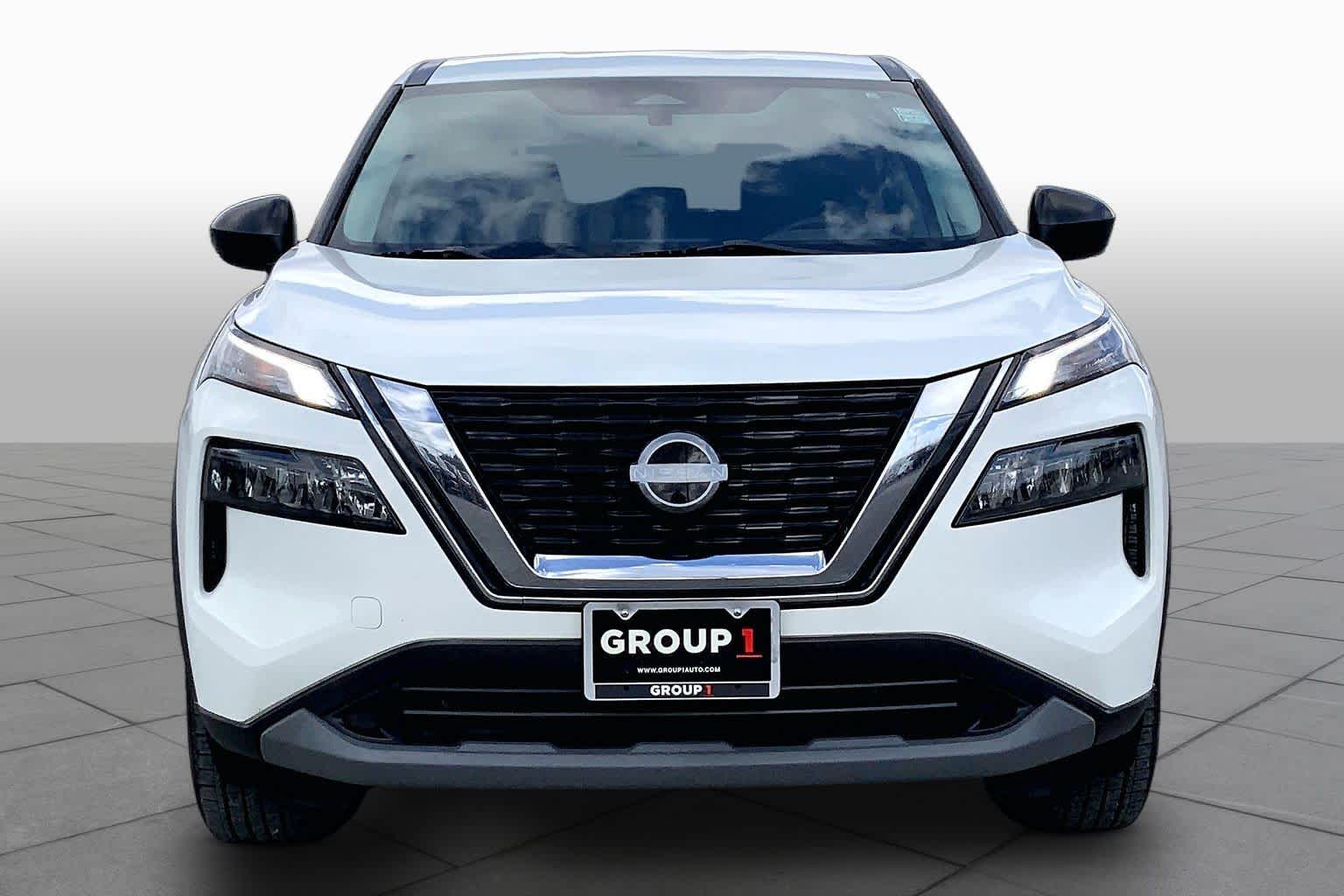 2023 Nissan Rogue photo 4 of 36