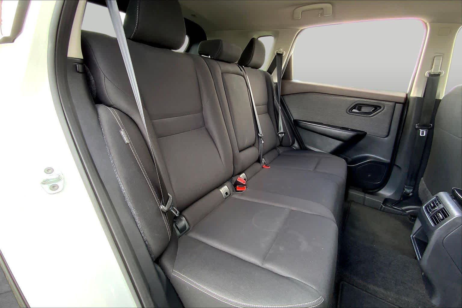 2023 Nissan Rogue photo 19 of 36
