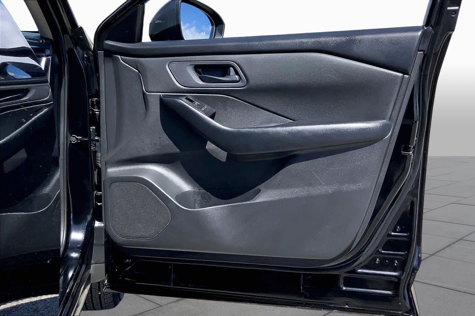 2024 Nissan Rogue S Super Black at Beck & Masten Kia