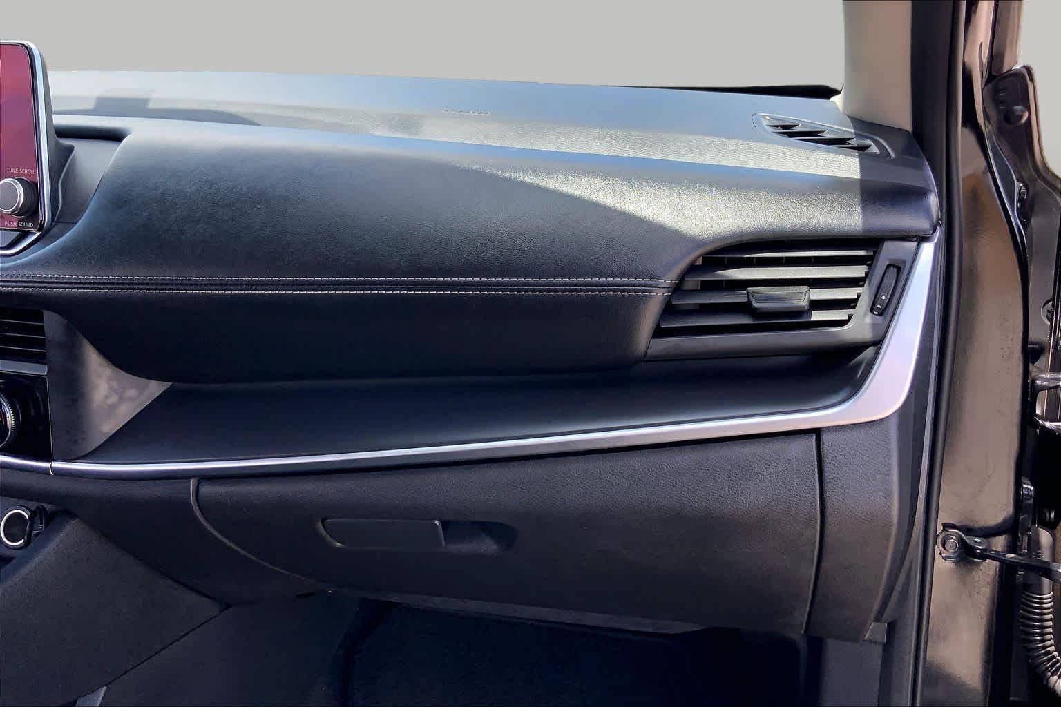2024 Nissan Rogue S Super Black at Beck & Masten Kia