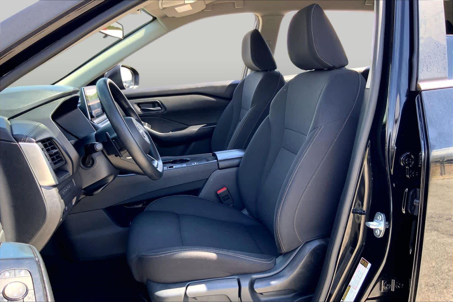 2024 Nissan Rogue S Super Black at Beck & Masten Kia