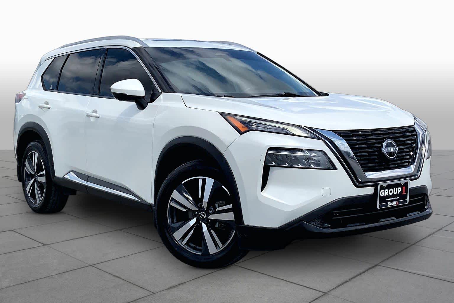 2022 Nissan Rogue photo 3 of 36