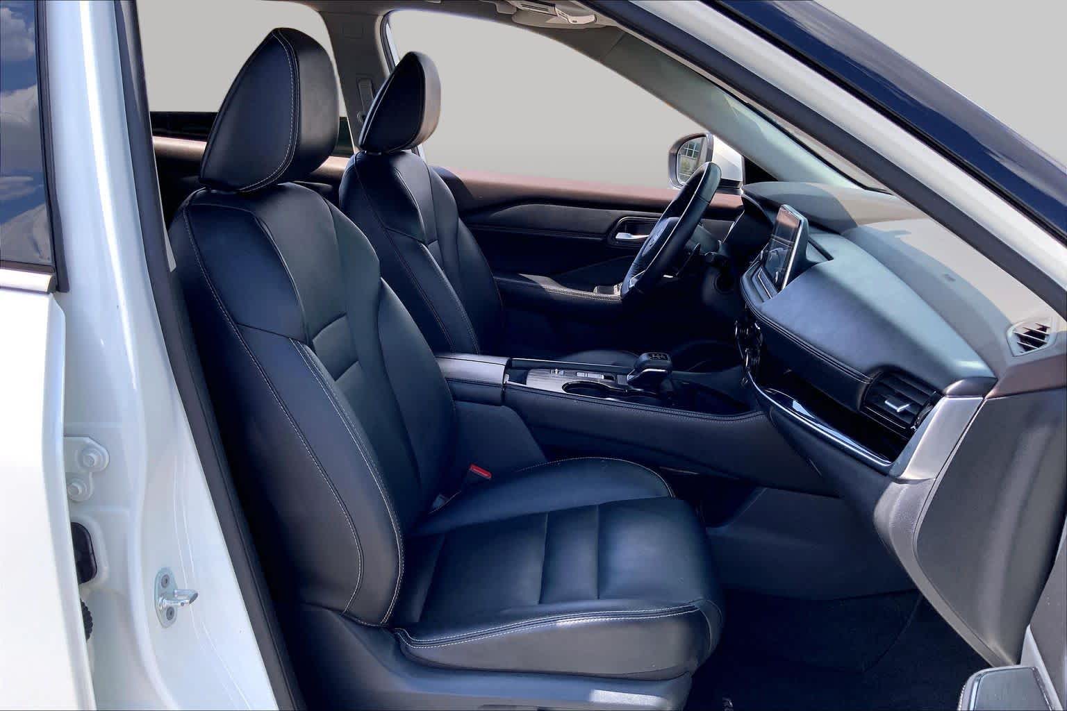 2022 Nissan Rogue photo 9 of 36