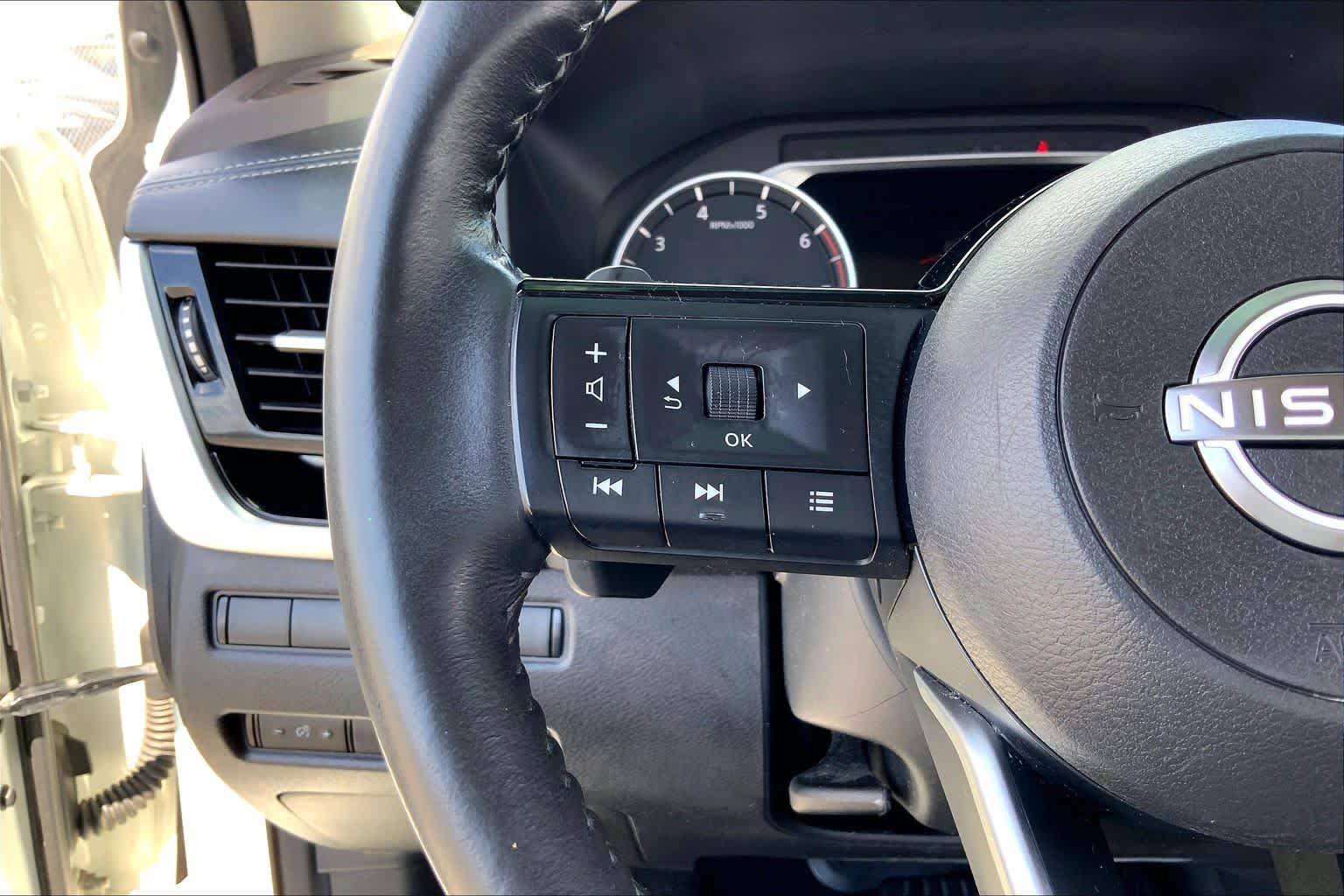 2022 Nissan Rogue photo 23 of 36