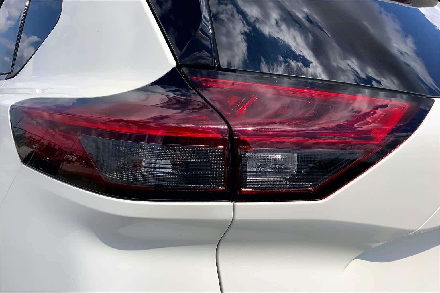 2022 Nissan Rogue photo 28 of 36