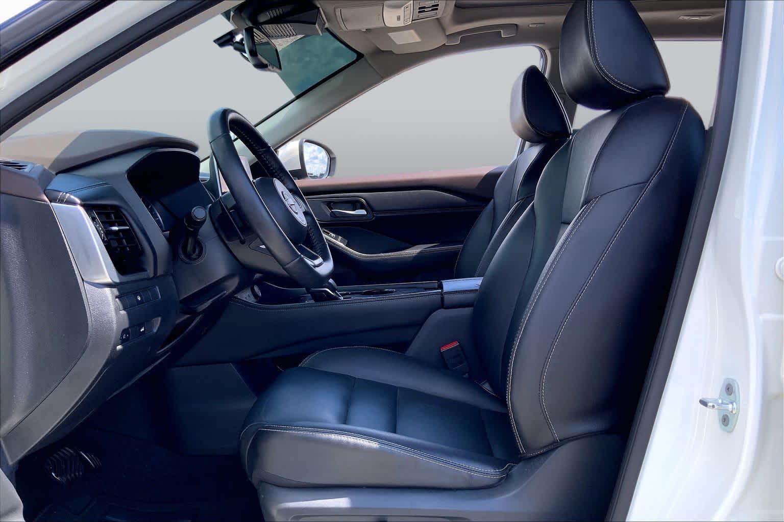 2022 Nissan Rogue photo 8 of 36
