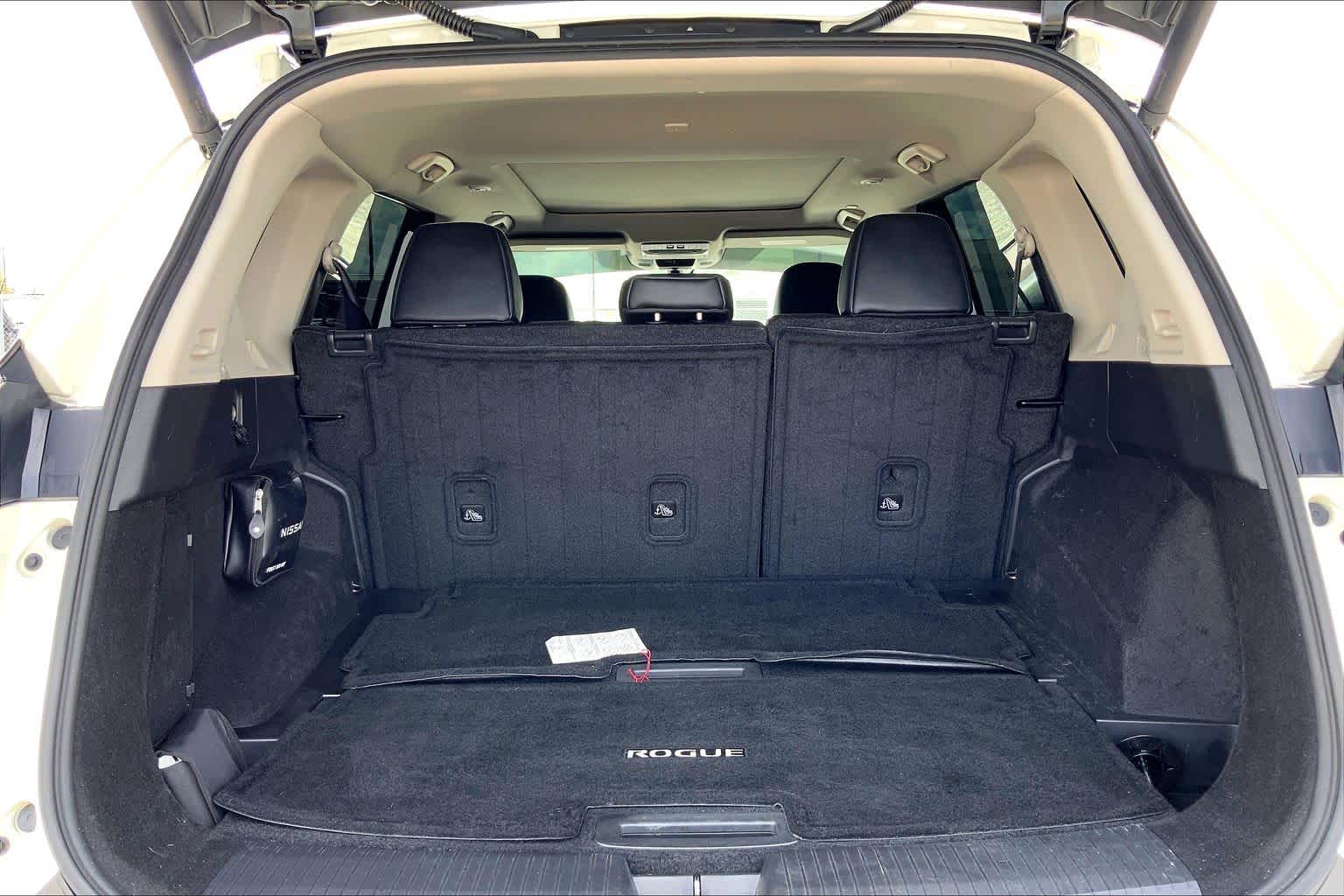 2022 Nissan Rogue photo 34 of 36