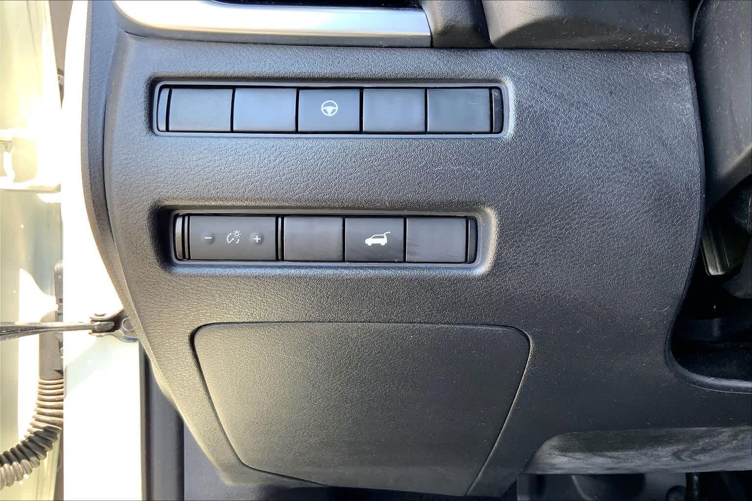 2022 Nissan Rogue photo 33 of 36