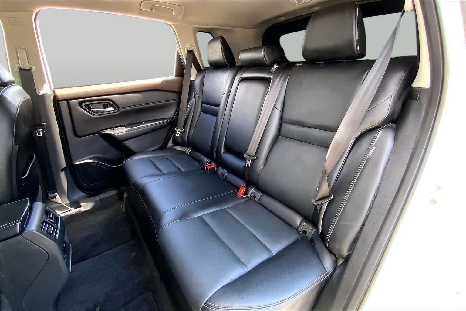 2022 Nissan Rogue photo 20 of 36