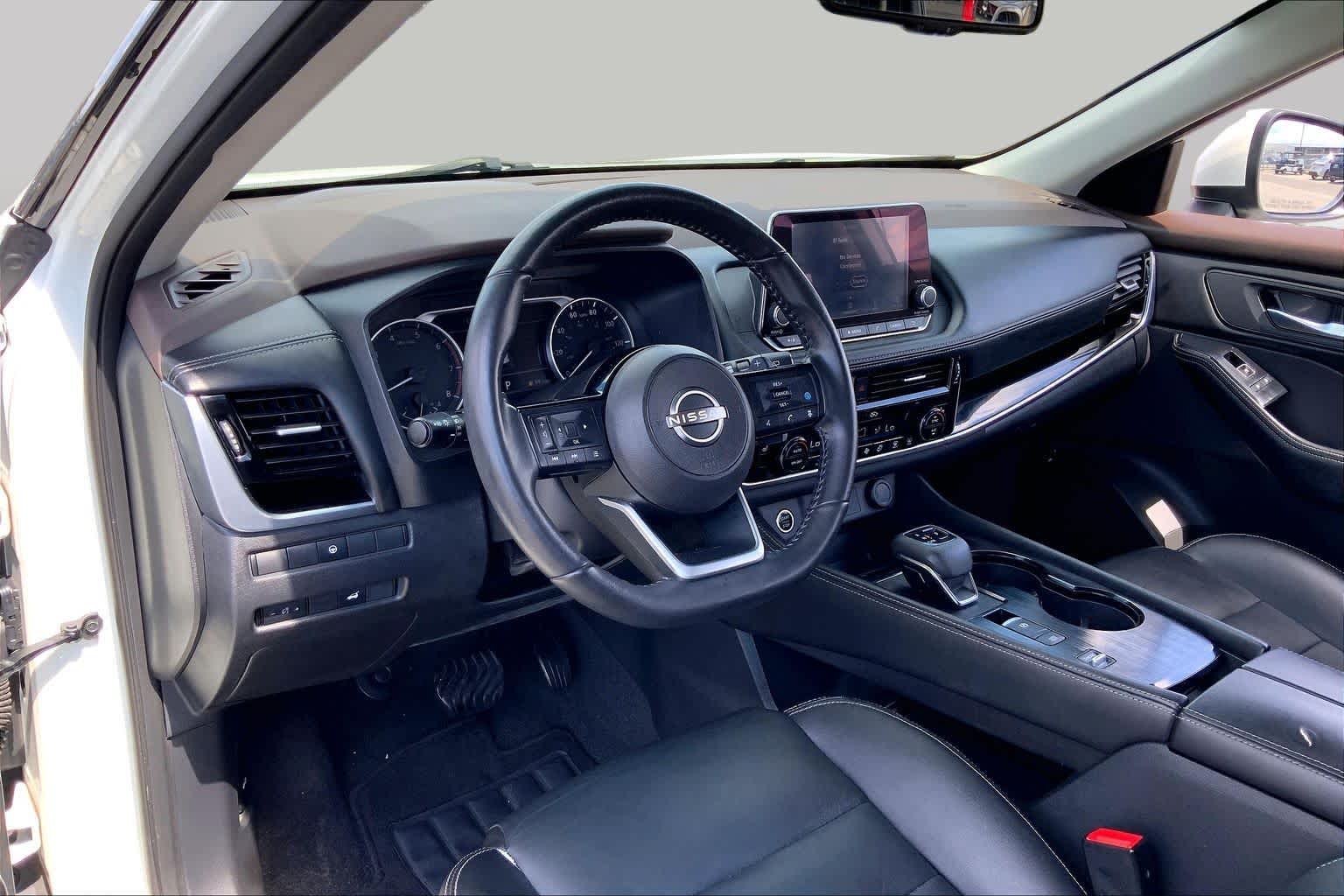 2022 Nissan Rogue photo 17 of 36