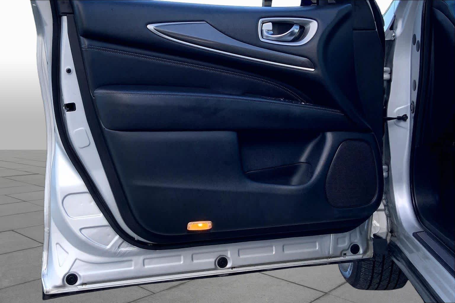 2020 INFINITI QX60 photo 21 of 34