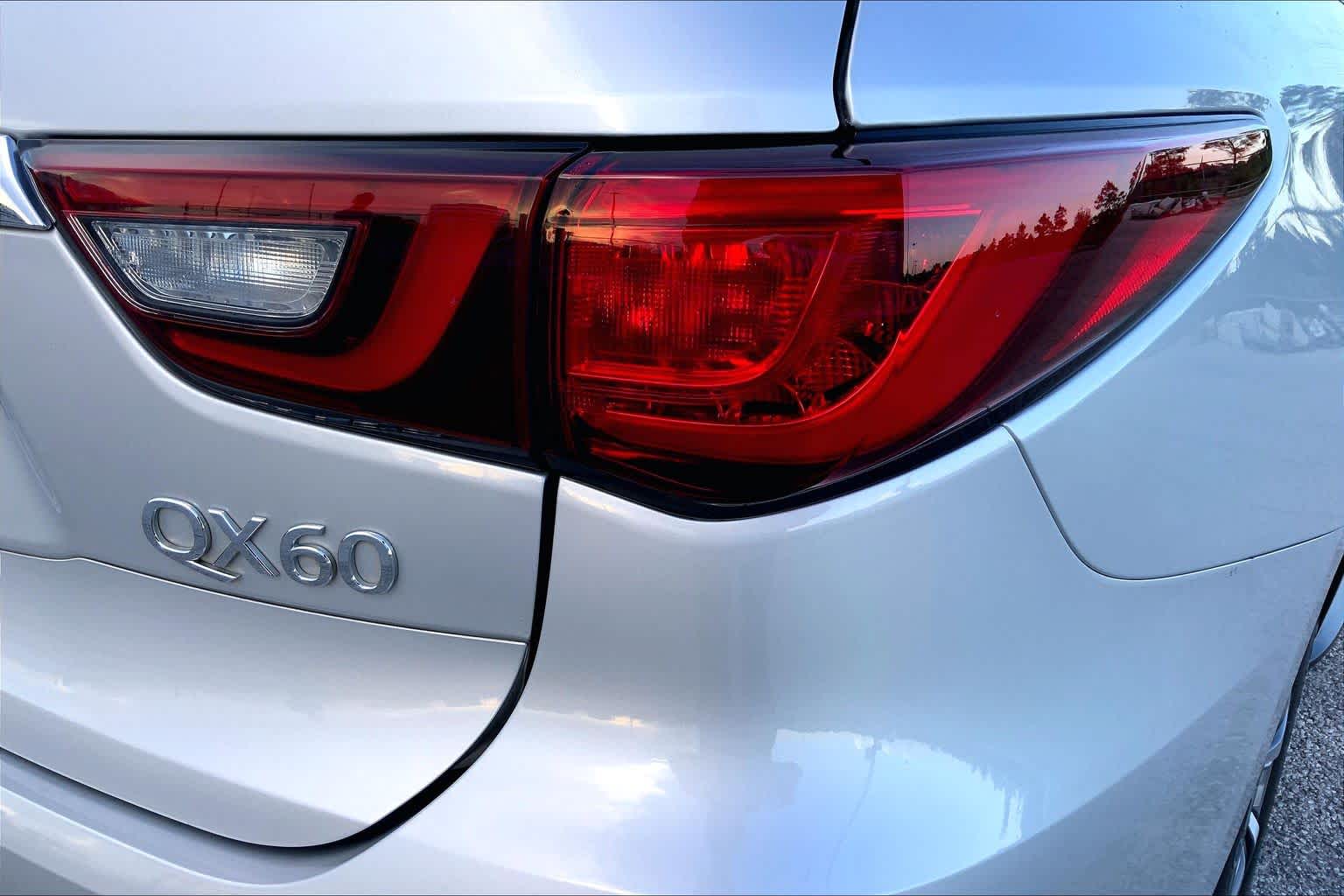 2020 INFINITI QX60 photo 30 of 34