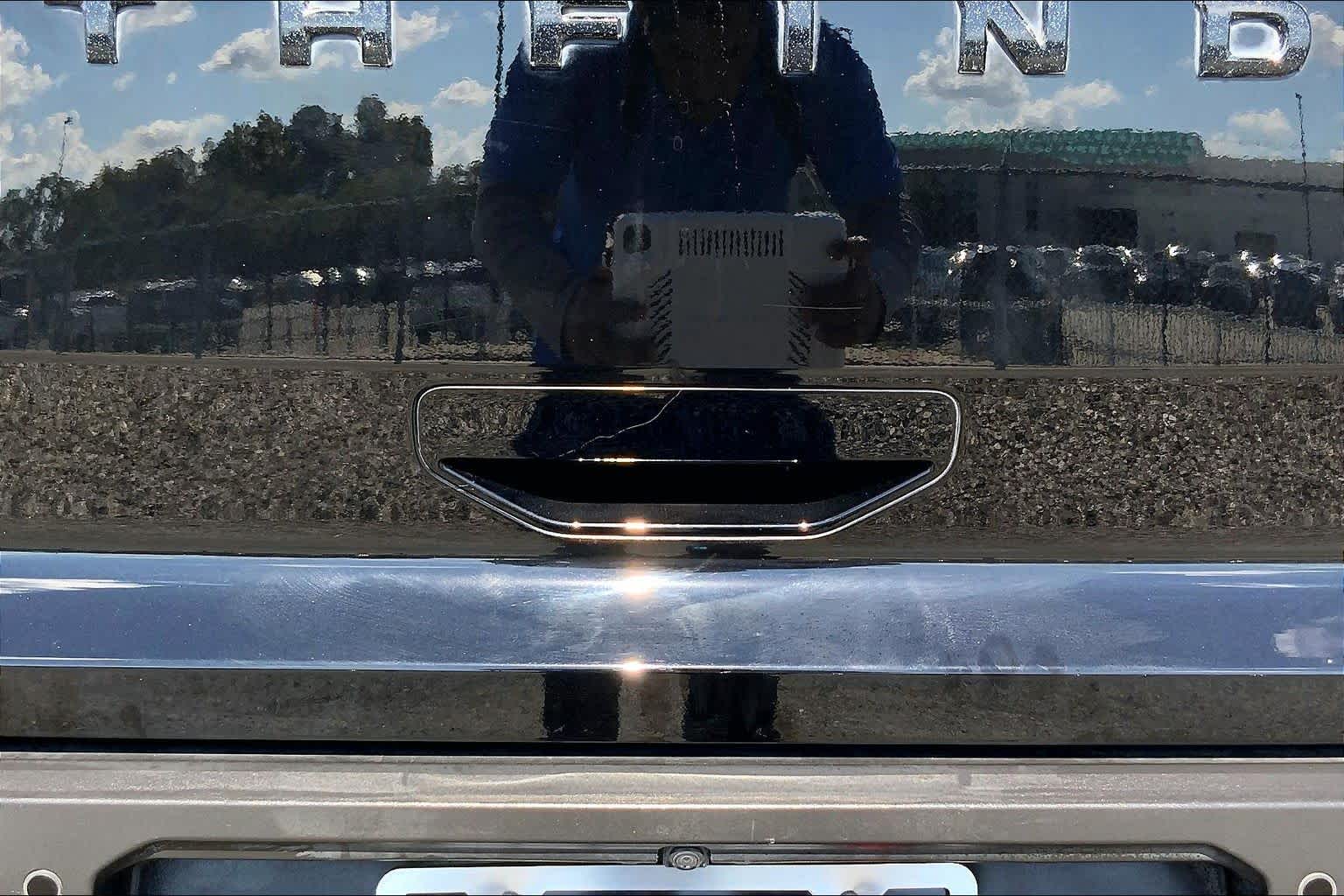 2022 Nissan Pathfinder photo 30 of 36