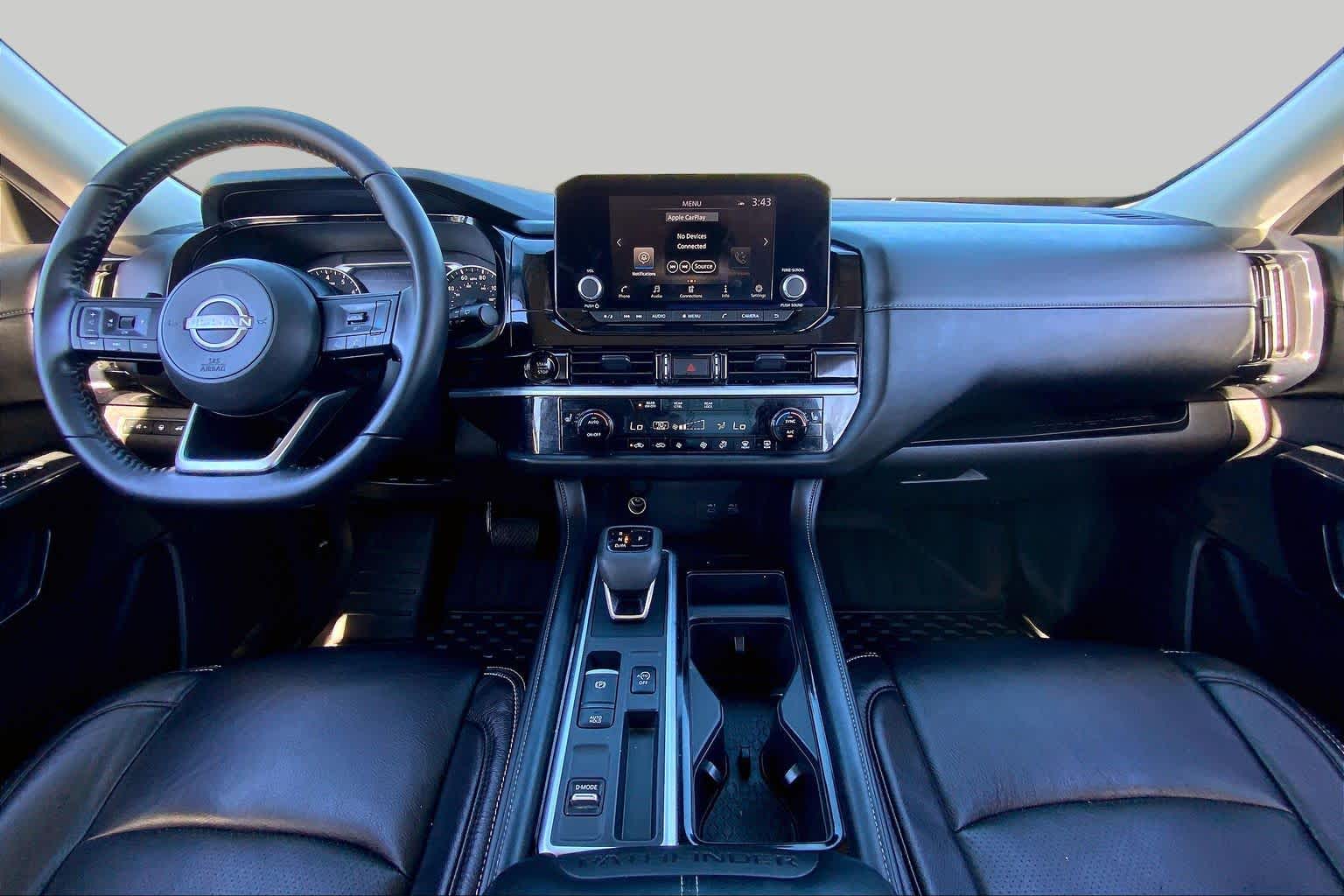 2025 Nissan Pathfinder photo 15 of 36