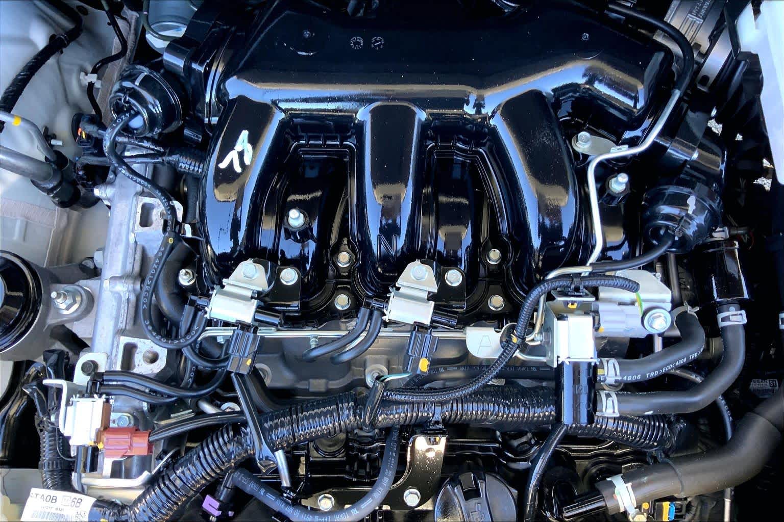2025 Nissan Pathfinder photo 32 of 36