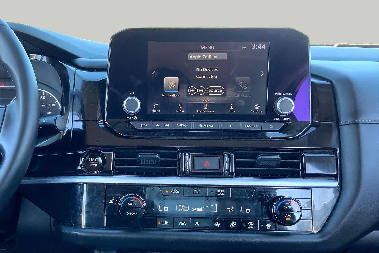 2025 Nissan Pathfinder photo 7 of 36