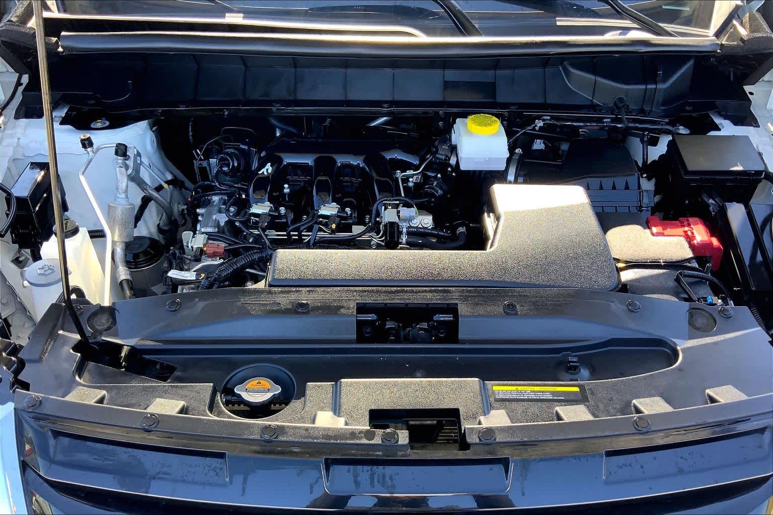 2025 Nissan Pathfinder photo 31 of 36