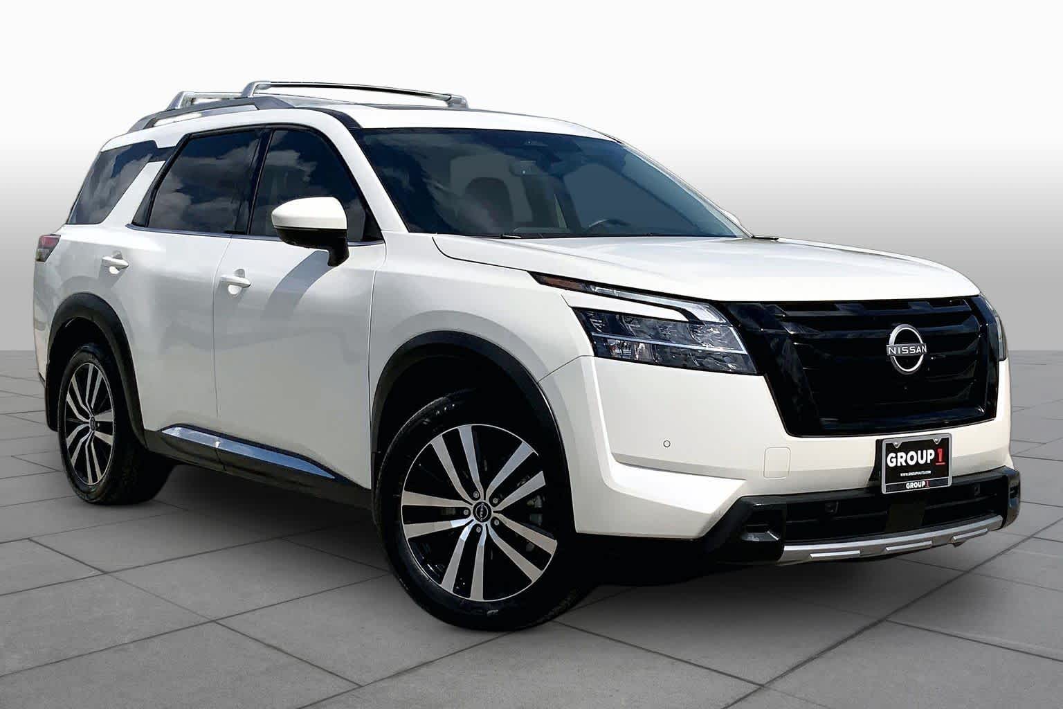 2024 Nissan Pathfinder Platinum Pearl White Tricoat at Sterling McCall Nissan