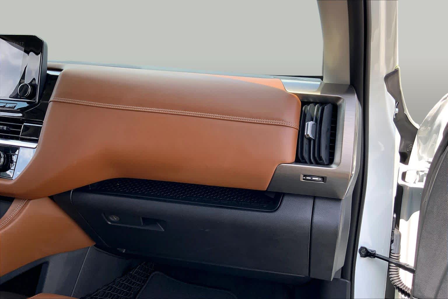 2024 Nissan Pathfinder Platinum Pearl White Tricoat at Sterling McCall Nissan