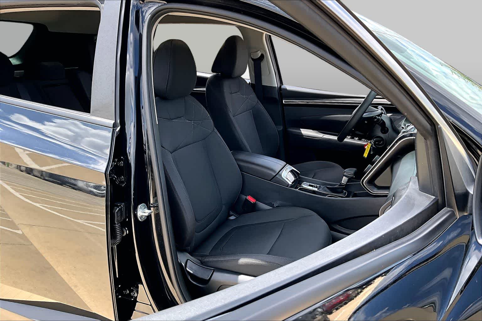 2024 Hyundai Tucson SE Black Pearl at Davis Chevrolet