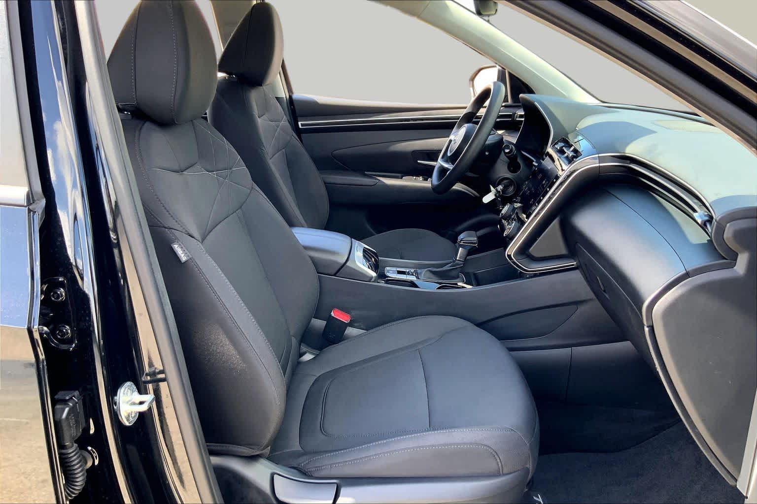 2024 Hyundai Tucson SE Black Pearl at Tomball Ford