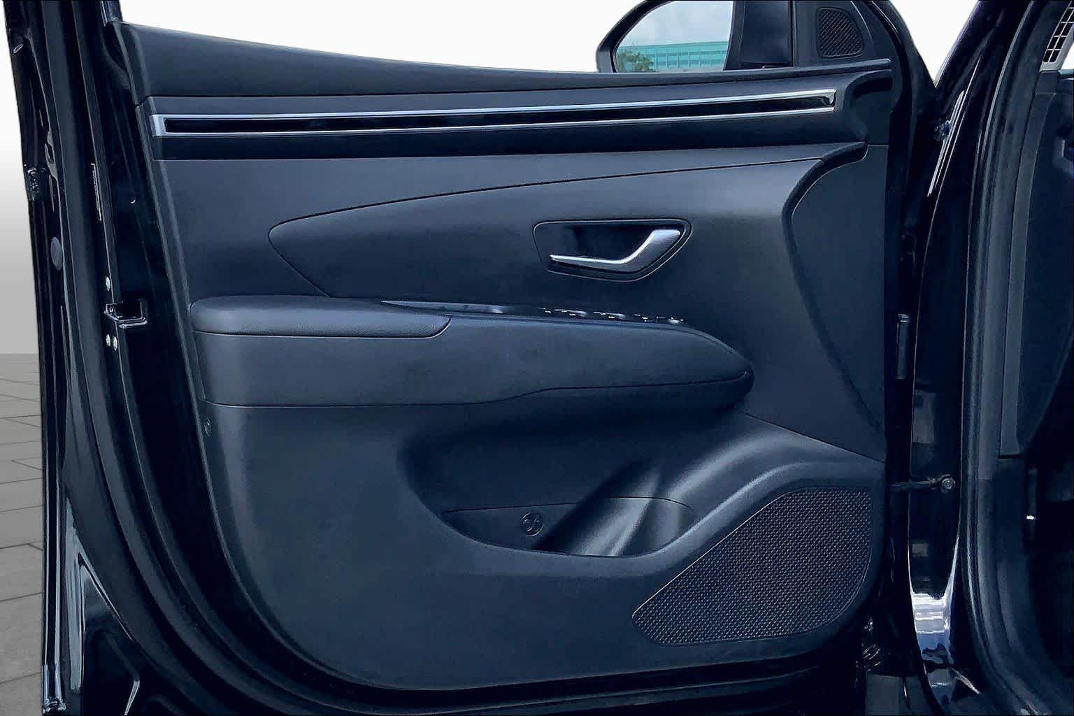2024 Hyundai Tucson SE Black Pearl at Tomball Ford