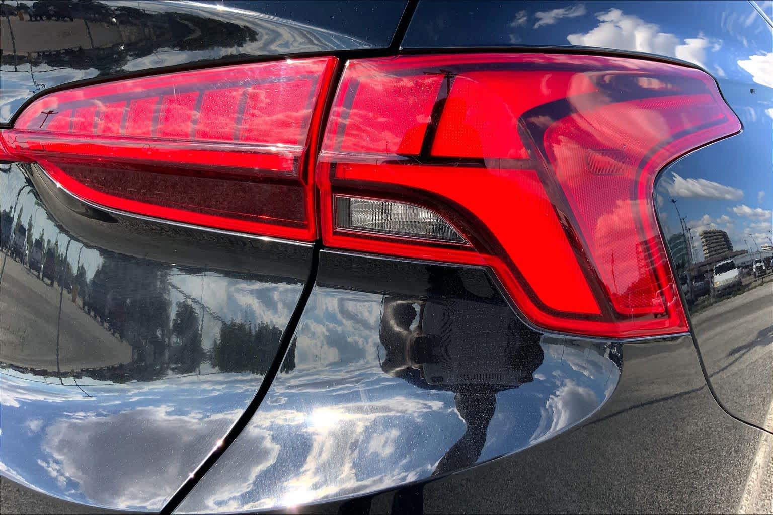 2021 Hyundai Santa Fe photo 10 of 36