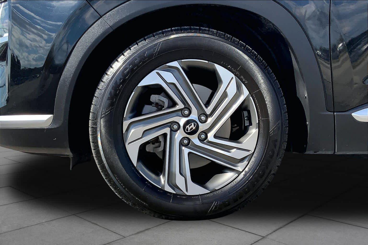 2021 Hyundai Santa Fe photo 11 of 36