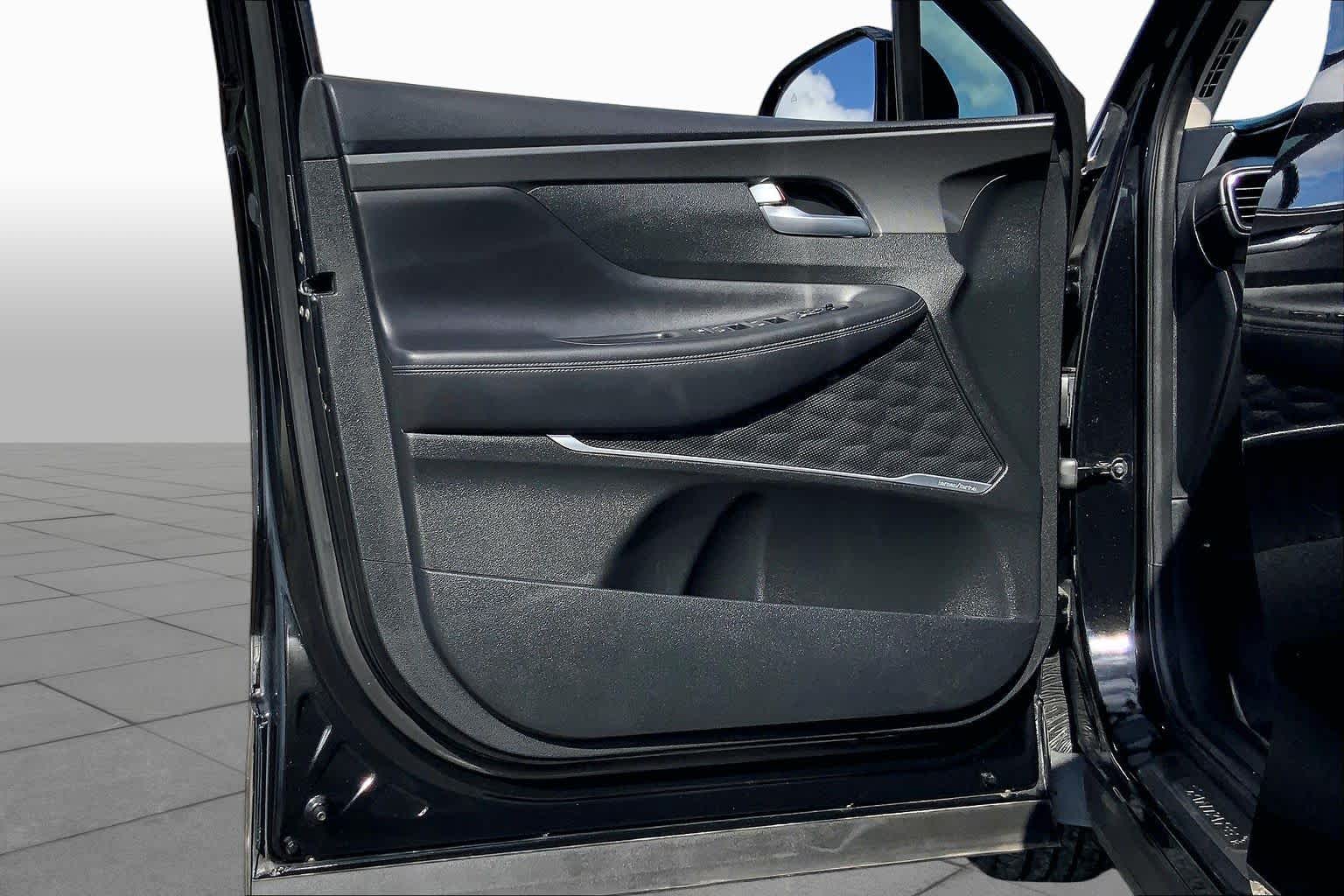 2021 Hyundai Santa Fe photo 21 of 36