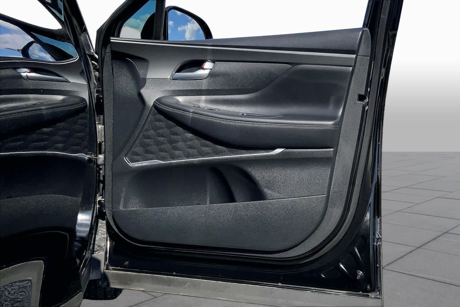 2021 Hyundai Santa Fe photo 22 of 36