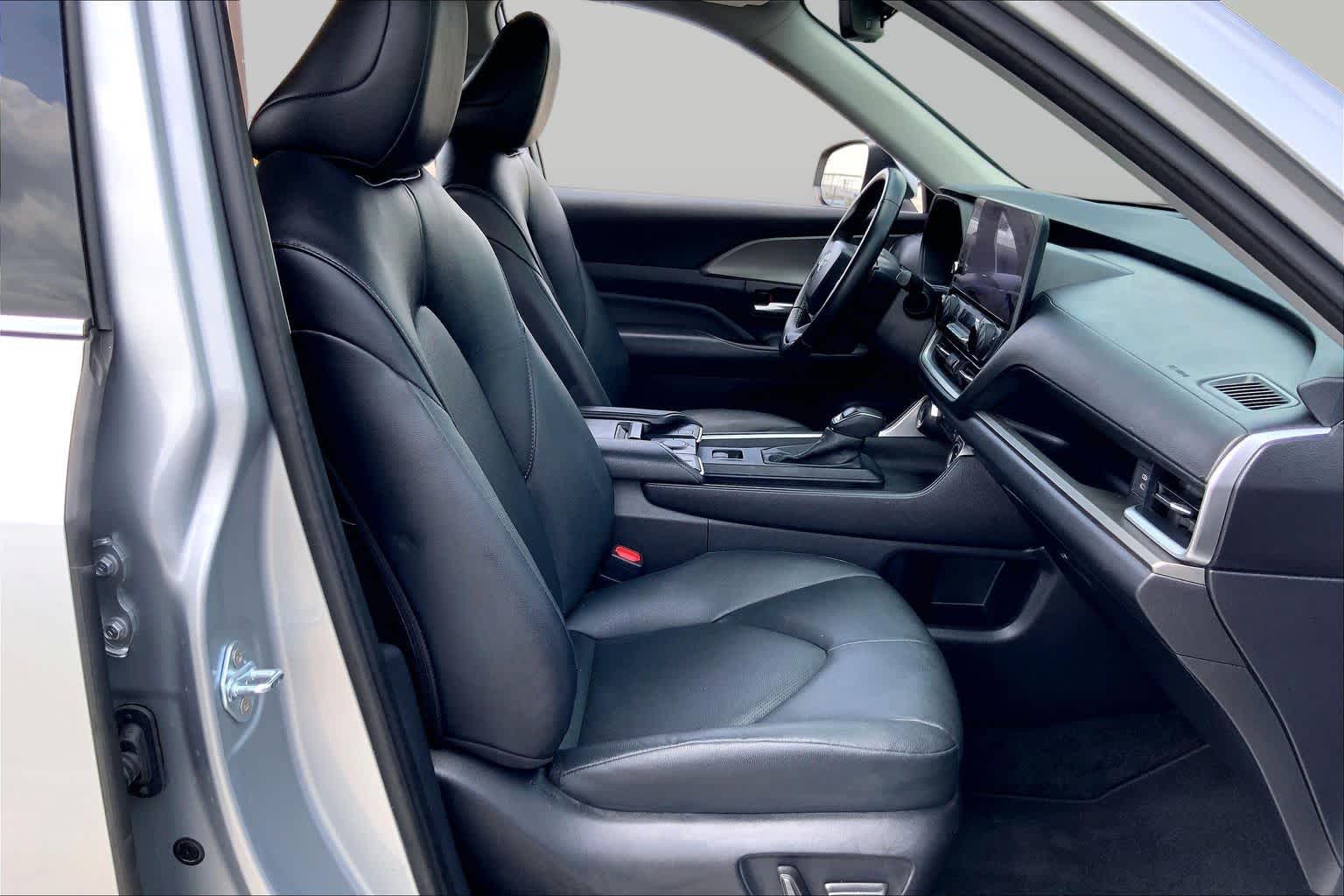 2025 Toyota Grand Highlander XLE Celestial Silver Metallic at Group 1 Toyota Southwest