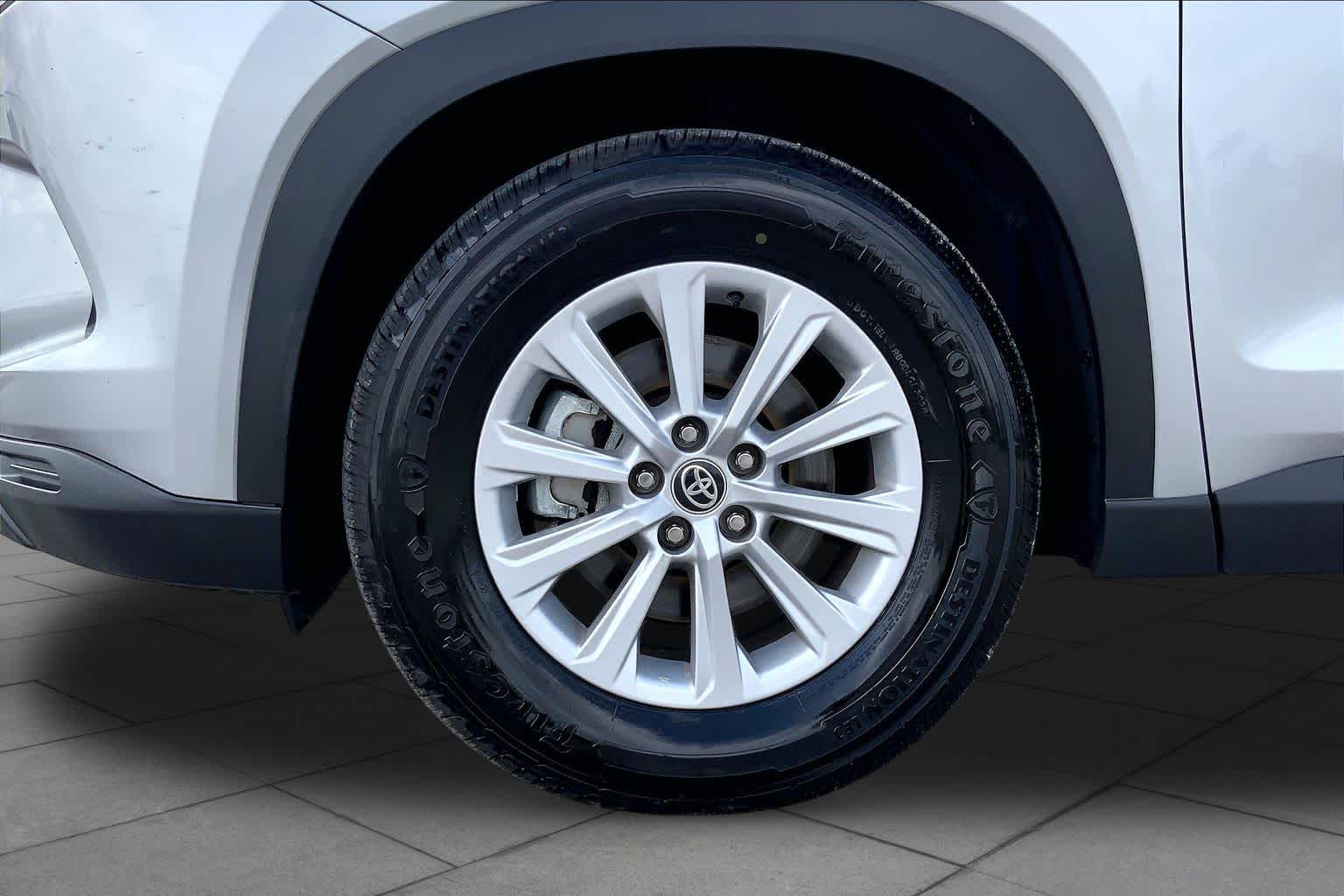 2025 Toyota Grand Highlander XLE Celestial Silver Metallic at Group 1 Toyota Southwest