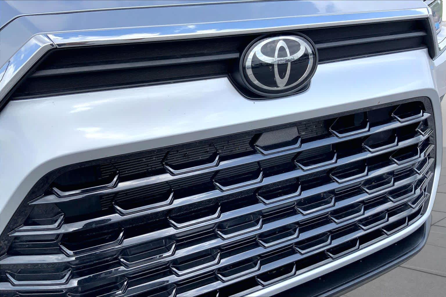 2025 Toyota Grand Highlander XLE Celestial Silver Metallic at Group 1 Toyota Southwest