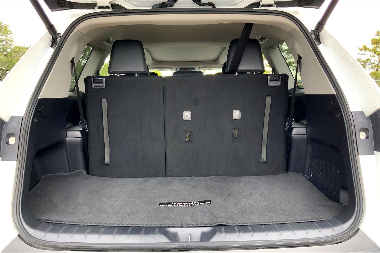 2025 Toyota Grand Highlander XLE Wind Chill Pearl at Group 1 Toyota Southwest