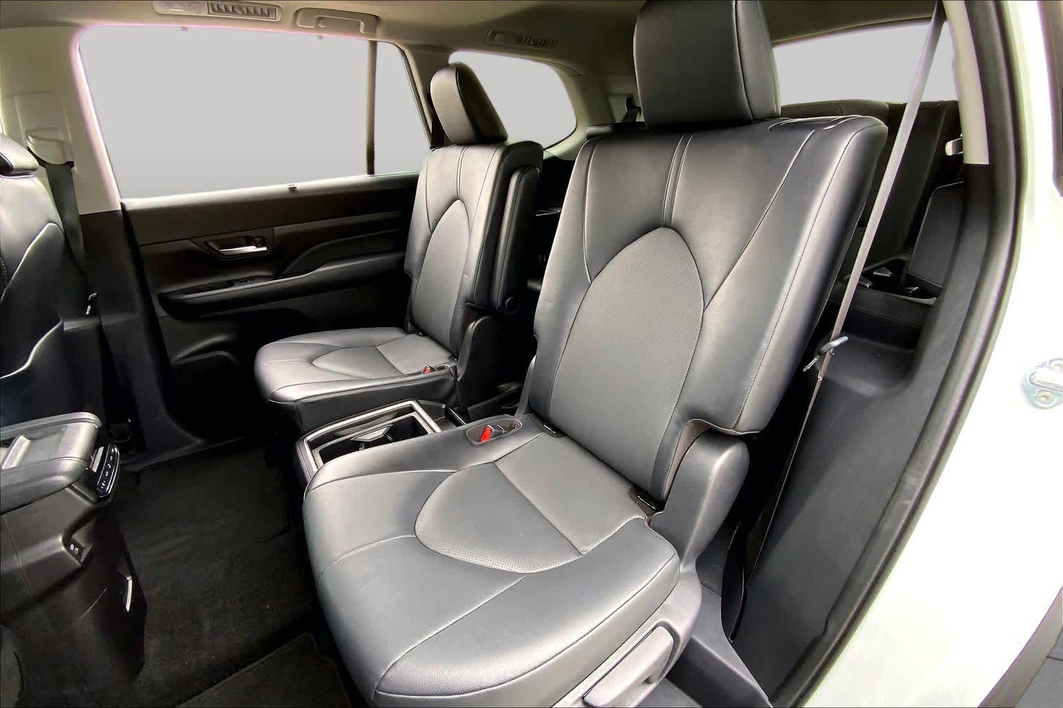 2025 Toyota Grand Highlander XLE Wind Chill Pearl at Group 1 Toyota Southwest