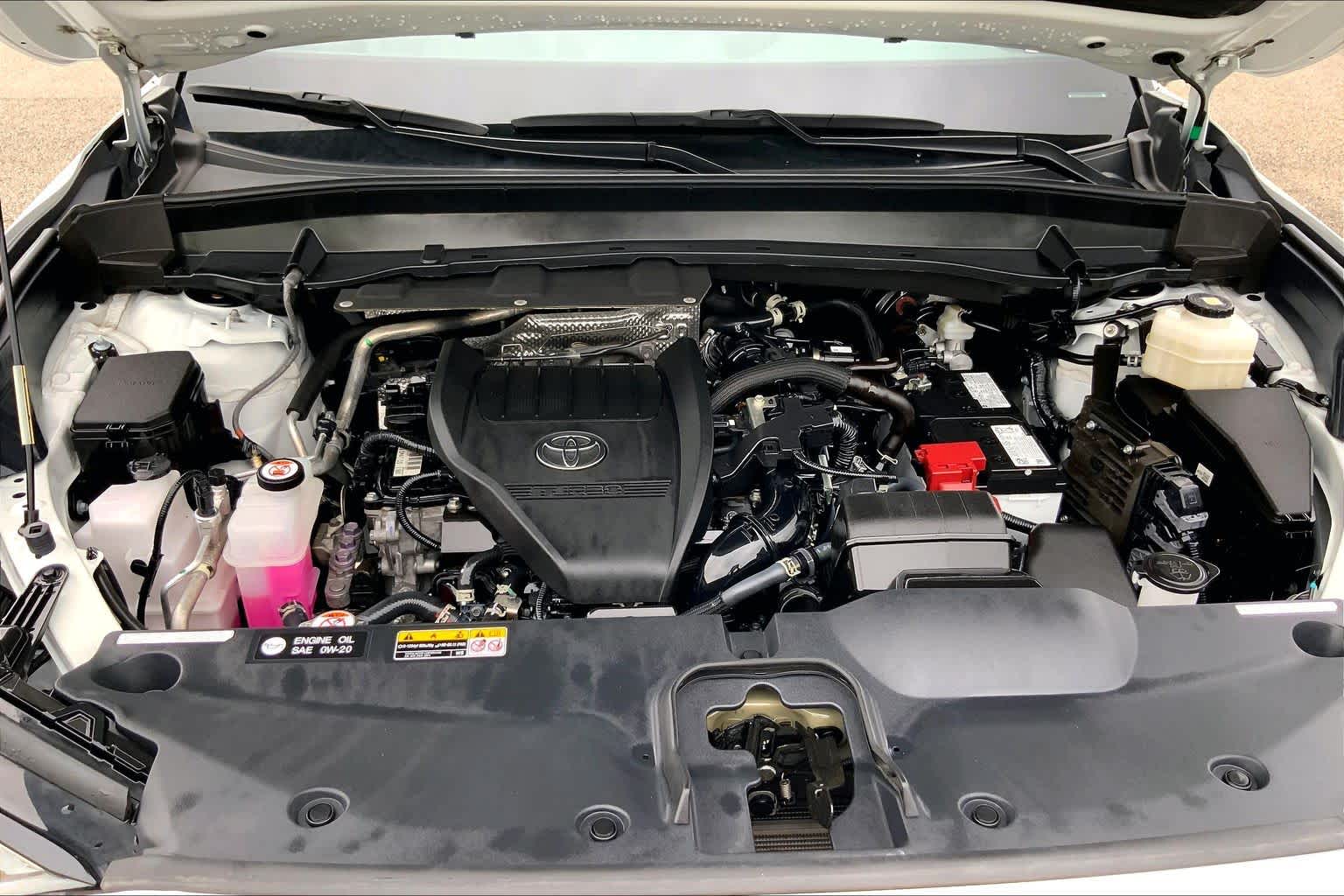 2025 Toyota Grand Highlander XLE Wind Chill Pearl at Group 1 Toyota Southwest