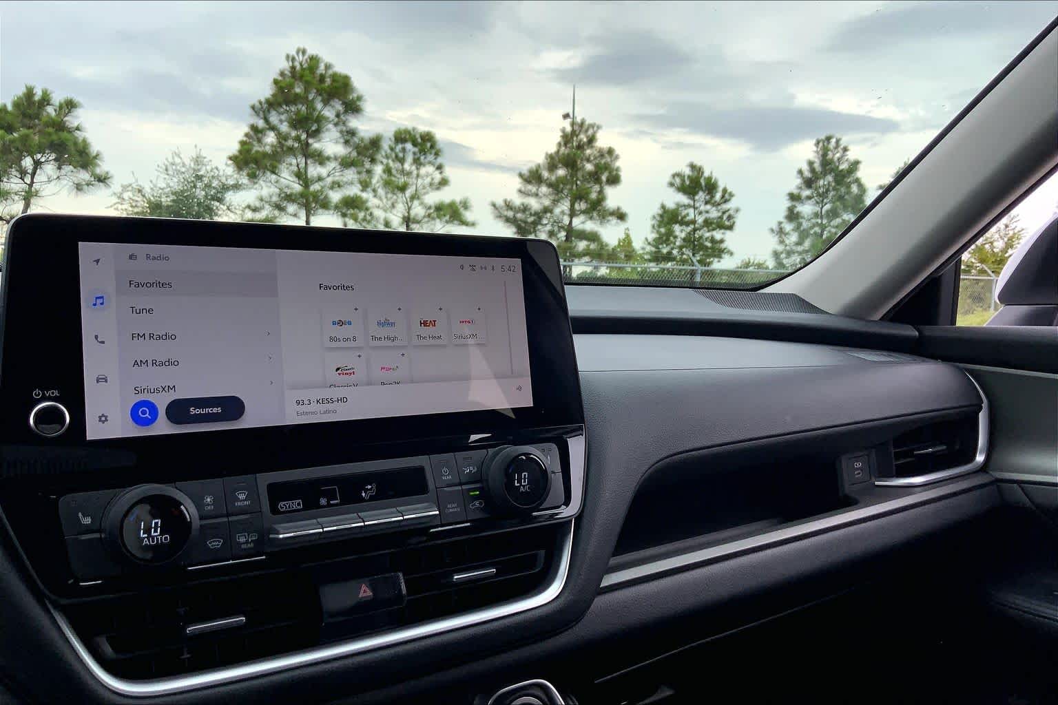 2025 Toyota Grand Highlander XLE Wind Chill Pearl at Group 1 Toyota Southwest