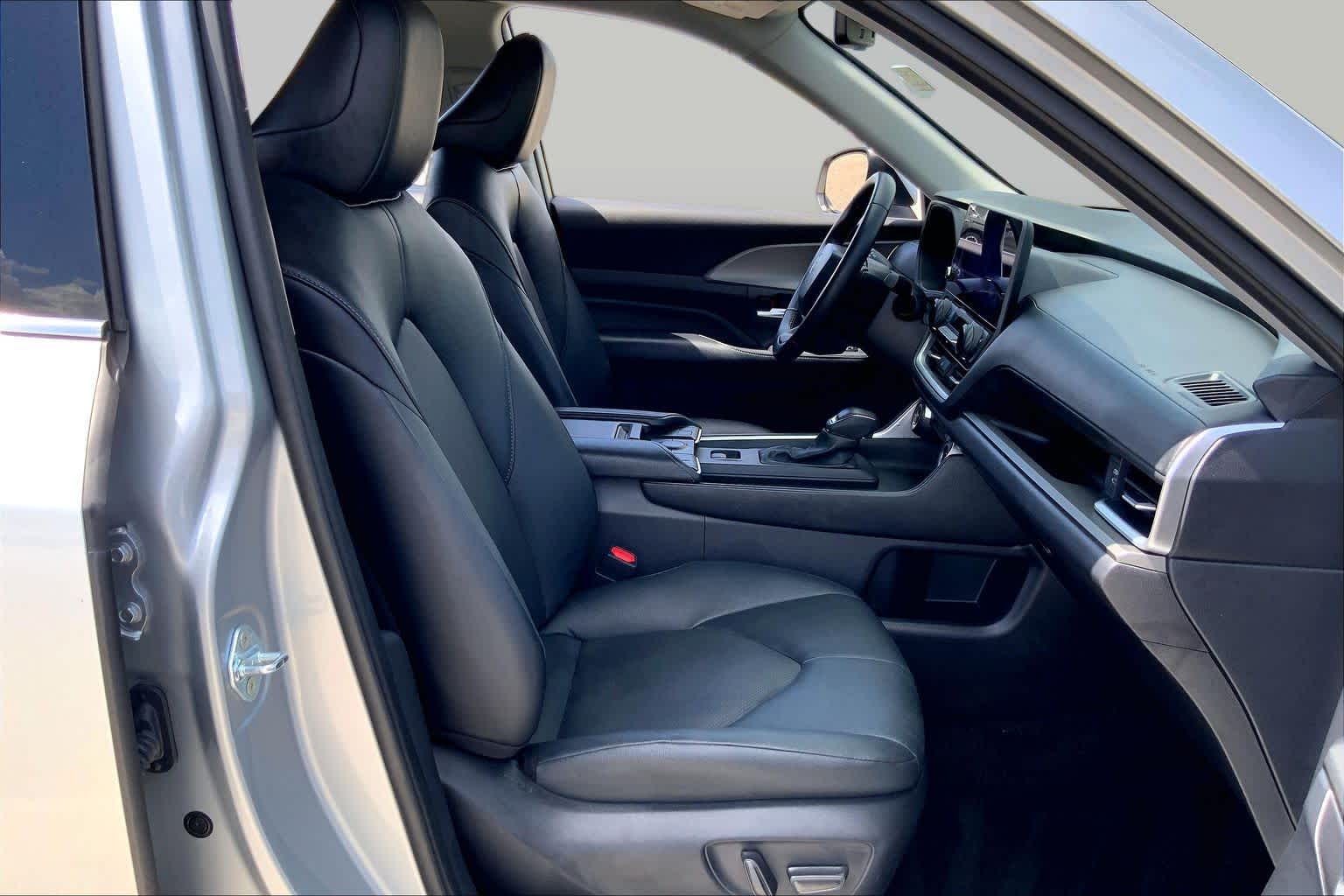 2025 Toyota Grand Highlander XLE Celestial Silver Metallic at Group 1 Toyota Southwest