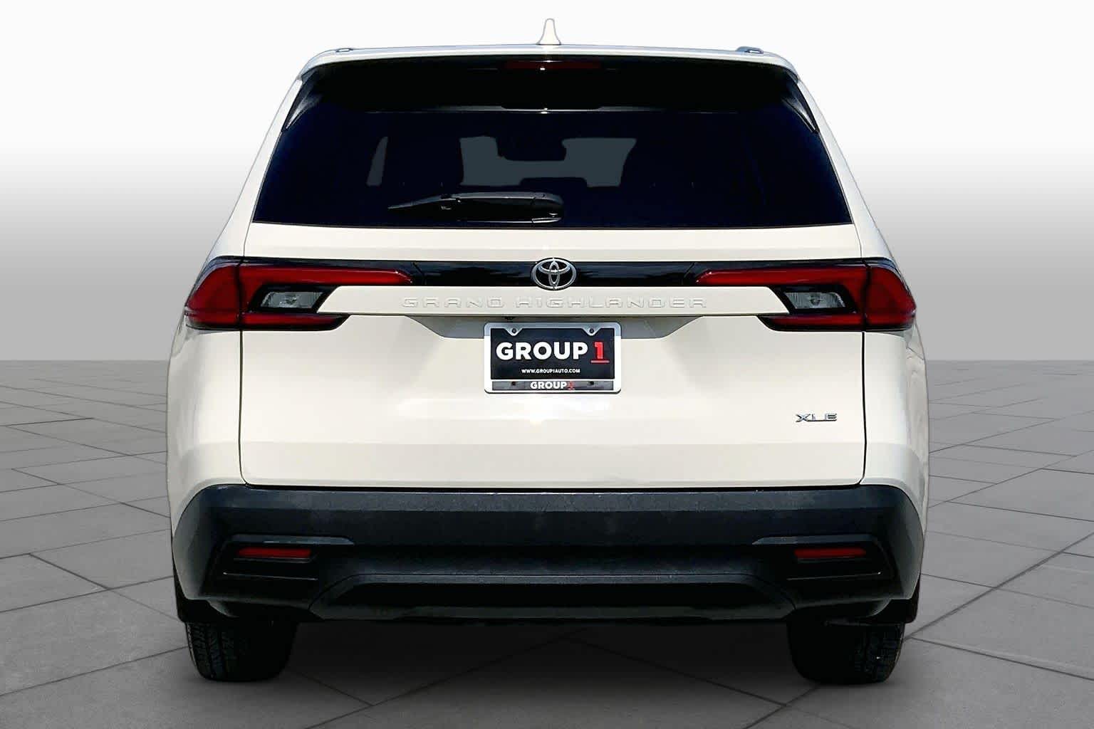 2024 Toyota Grand Highlander XLE Coastal Cream at Group 1 Toyota Southwest